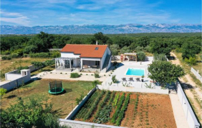 Stunning Home In Vrsi With Wifi